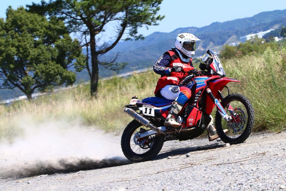 本誌連載でも登場したオーリンズCRF250RALLY用サスが発売！ | DIRTSPORTS